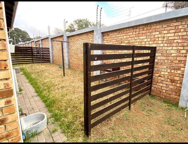 2 BEDROOM PROPERTY TO RENT IN GROBLERPARK